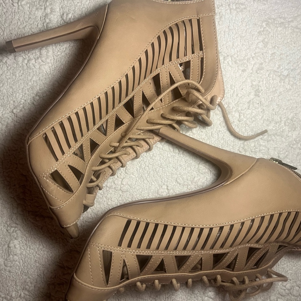 Elegant Tan Women's Heels